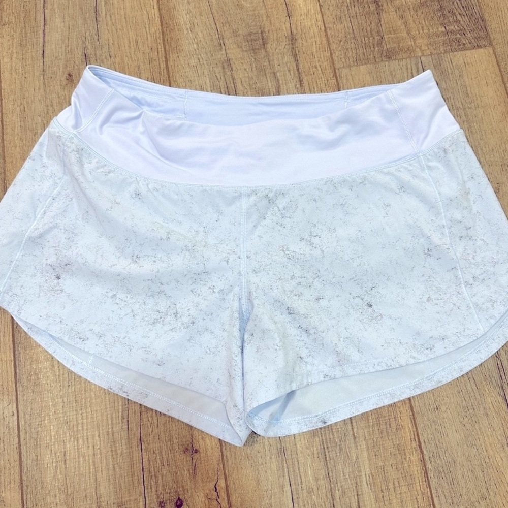 Lululemon Speed Up 4 inch shorts